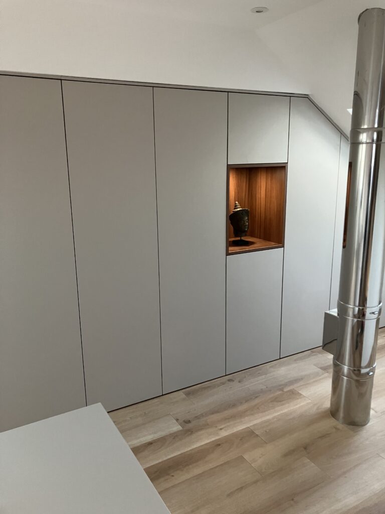 E37C1DEC-5DDB-4B0E-B638-3AF81C48DA2C